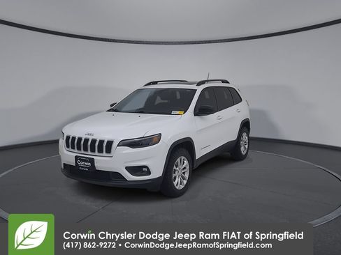 Certified 2022 Jeep Cherokee Latitude Lux w/ Sun & Sound Group AWD/4WD image 6