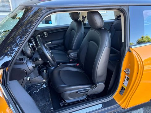 Used 2017 MINI Cooper 2-Door Hardtop FWD image 10