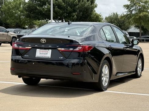 Used 2025 Toyota Camry LE FWD image 4