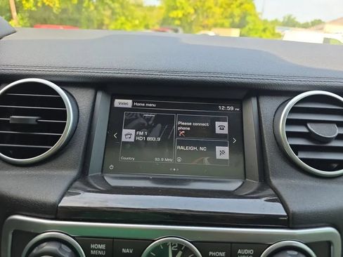 Used 2016 Land Rover LR4 HSE Silver Edition AWD/4WD image 27