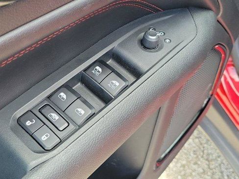 Used 2025 Jeep Compass Trailhawk AWD/4WD image 21