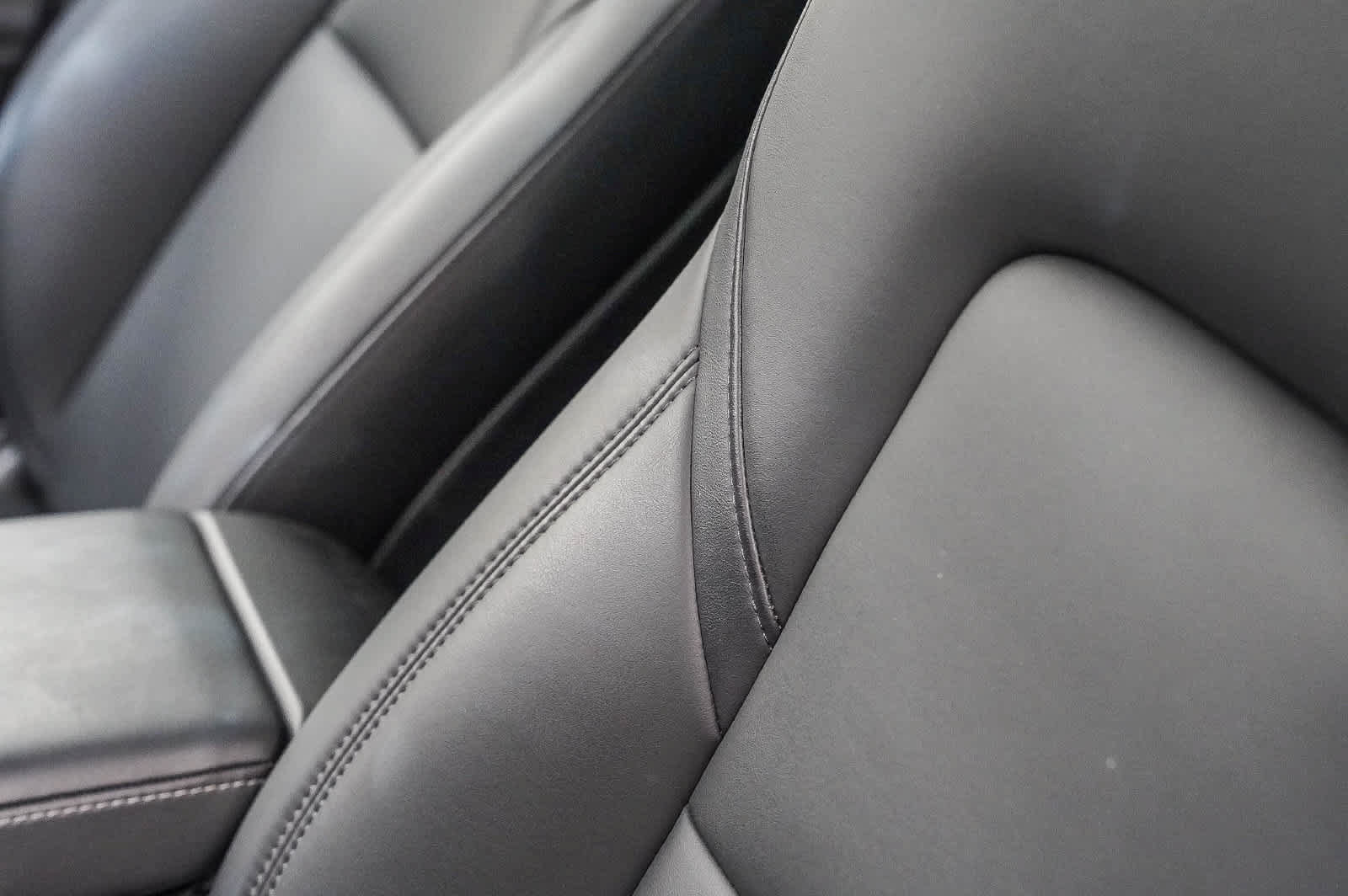 Used 2022 Tesla Model Y Long Range AWD/4WD image 19