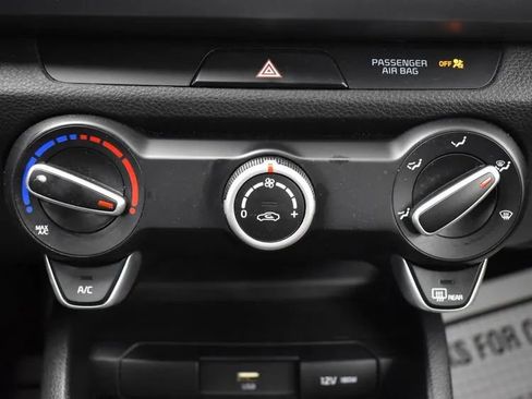 Used 2023 Kia Rio LX image 31