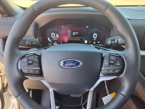 New 2026 Ford Explorer Platinum image 24