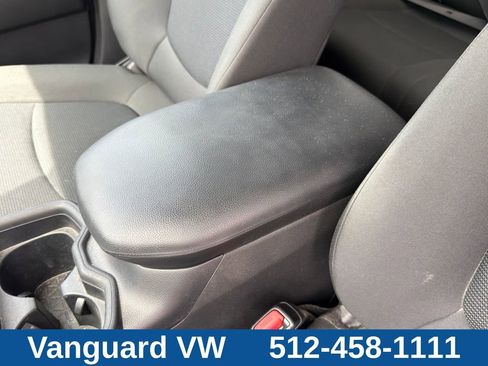 Used 2020 Toyota RAV4 LE FWD image 15