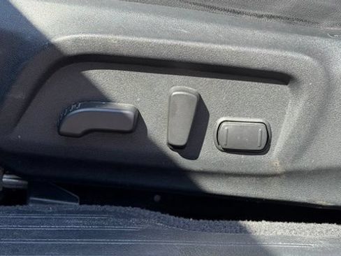 Used 2019 Subaru Outback 2.5i Limited AWD/4WD image 18