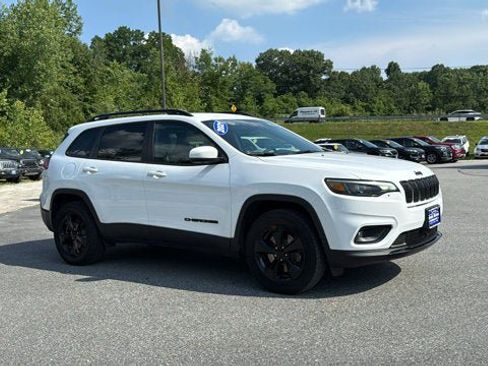 Used 2021 Jeep Cherokee Latitude Plus AWD/4WD image 2