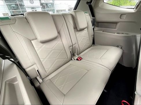 New 2025 Volkswagen Atlas SE image 24