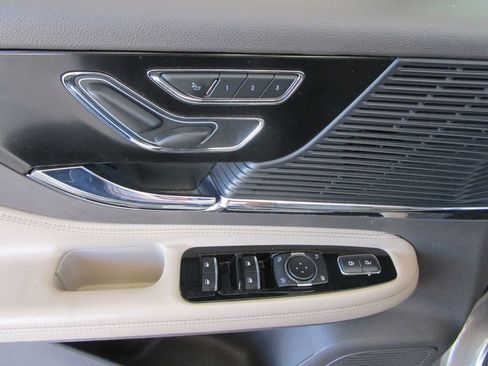 Used 2020 Lincoln Corsair FWD w/ Equipment Group 101A image 23
