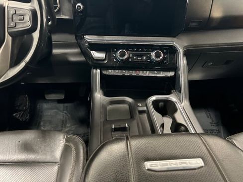 Used 2024 GMC Sierra 2500 Denali image 12