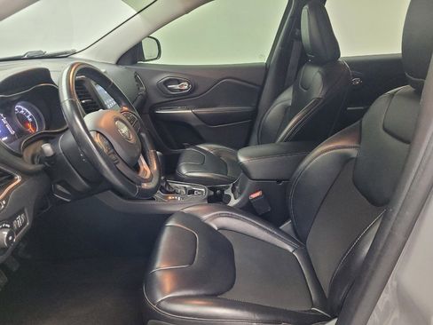 Used 2020 Jeep Cherokee Latitude Plus w/ Cold Weather Group image 17