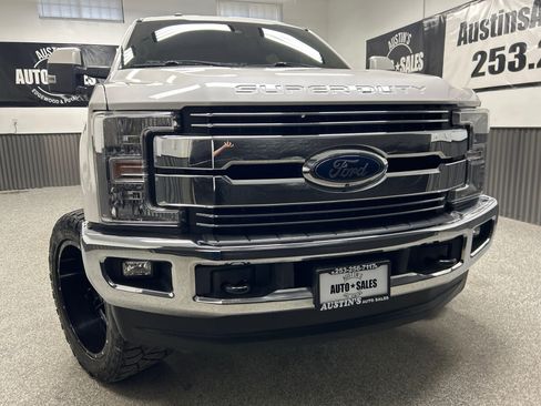 Used 2017 Ford F250 Lariat w/ Lariat Ultimate Package AWD/4WD image 2