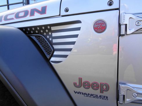 Used 2018 Jeep Wrangler Unlimited Rubicon image 9