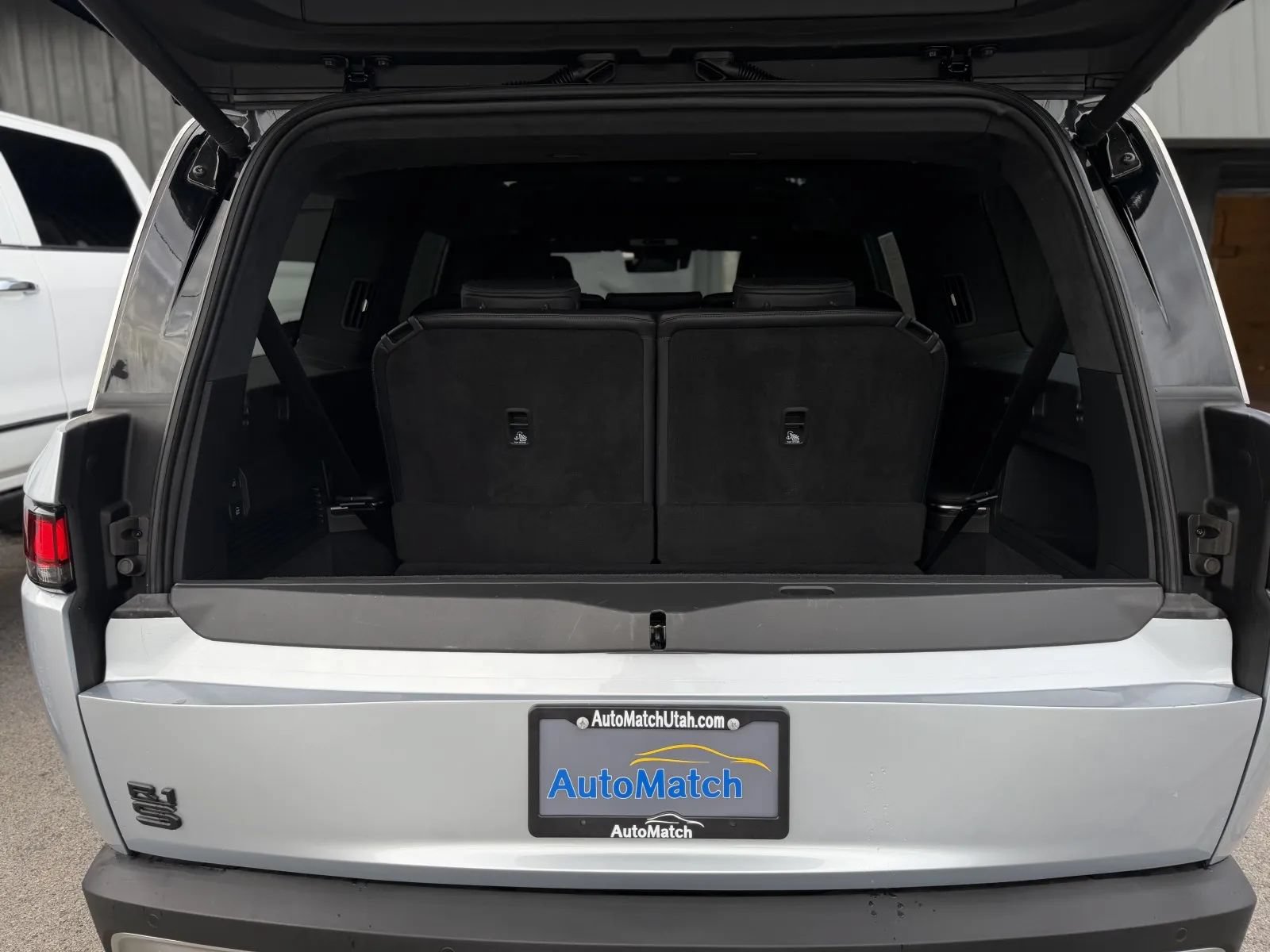 Used 2025 Rivian R1S Adventure Dual AWD/4WD image 47
