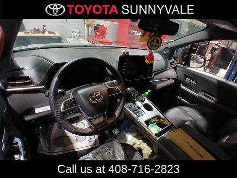 Used 2024 Toyota Sienna XSE w/ XSE Premium Package AWD/4WD image 4
