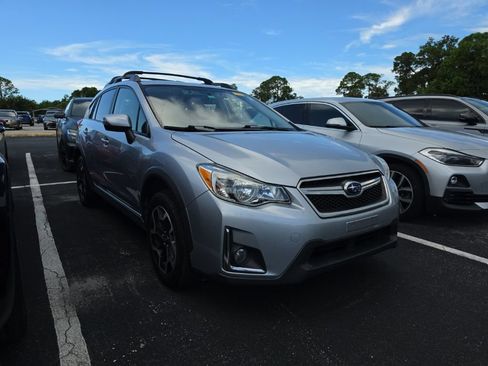 Used 2017 Subaru Crosstrek 2.0i Limited AWD/4WD image 2