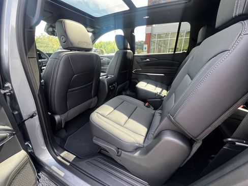 New 2026 Chevrolet Traverse LT w/ Sun and Wheel Package FWD image 16