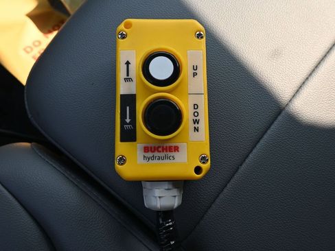 New 2025 Ford F350 XL w/ XL Chrome Package image 29