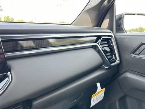 New 2026 GMC Canyon Elevation w/ Convenience Package RWD image 29