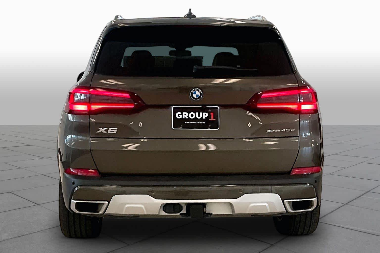 Used 2023 BMW X5 xDrive45e w/ Executive Package AWD/4WD image 4