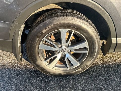 Used 2017 Toyota RAV4 XLE image 41