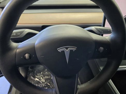 Used 2024 Tesla Model Y Performance image 17