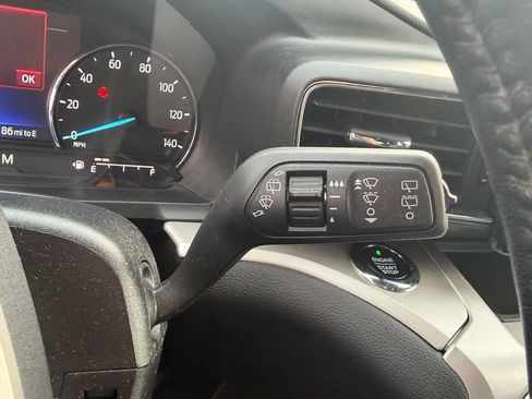 Used 2020 Ford Explorer XLT w/ Equipment Group 202A AWD/4WD image 33