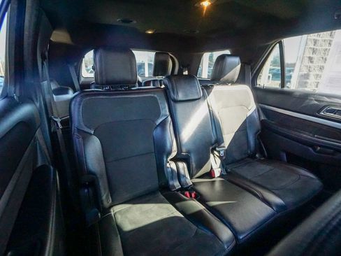 Used 2018 Ford Explorer XLT w/ Equipment Group 202A image 29