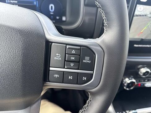 Used 2025 Ford F150 Lariat AWD/4WD image 30