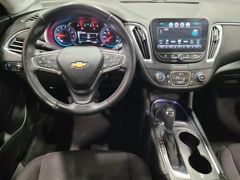 Used 2017 Chevrolet Malibu LT FWD image 22