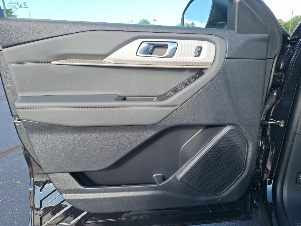 New 2026 Ford Explorer Active w/ Active Comfort Package AWD/4WD image 2