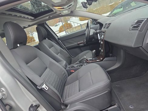 Used 2007 Volvo V50 2.4i image 40
