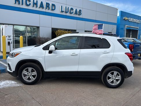 Used 2022 Chevrolet Trax LT w/ Driver Confidence Package image 8