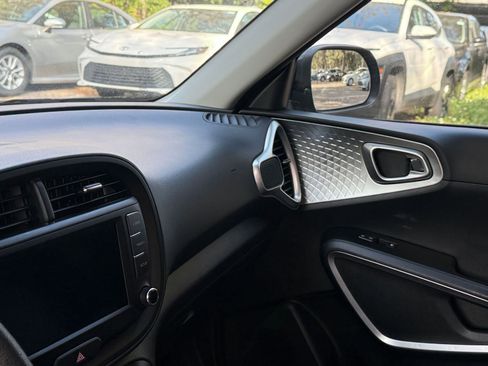 Used 2025 Kia Soul LX w/ LX Technology Package image 29