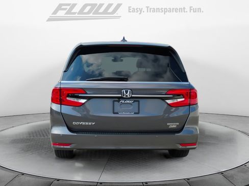 Certified 2024 Honda Odyssey Touring image 6