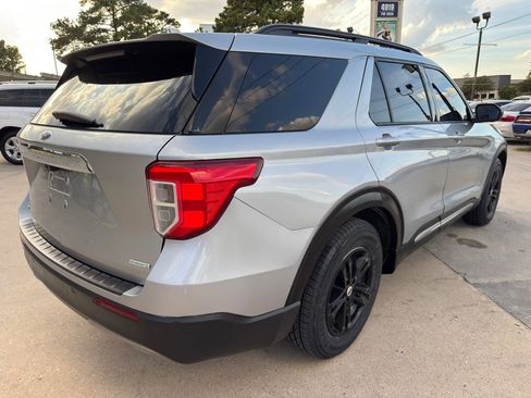 Used 2020 Ford Explorer XLT w/ Equipment Group 202A image 11