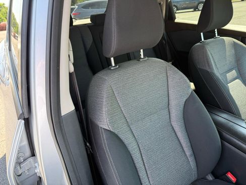 Used 2022 Nissan Rogue SV FWD image 18