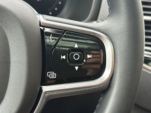 Certified 2023 Volvo XC90 T8 Plus AWD/4WD image 31