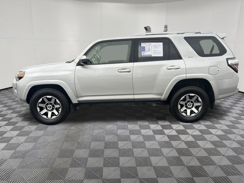 Used 2016 Toyota 4Runner SR5 RWD image 4