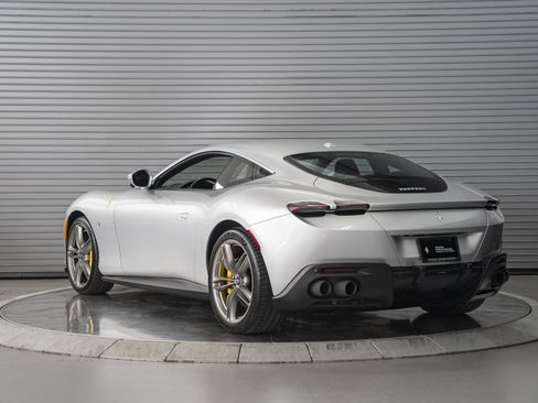 Used 2021 Ferrari Roma RWD image 3