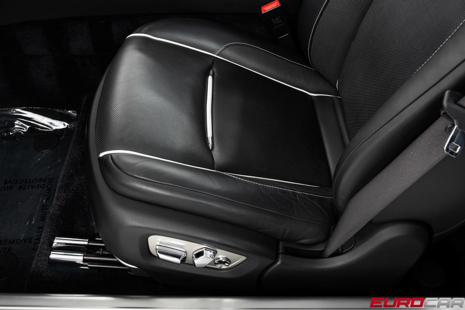 Used 2018 Rolls-Royce Dawn RWD image 44