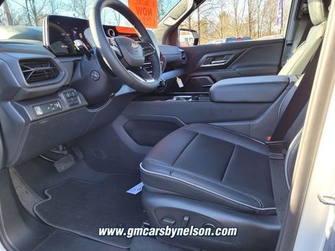 New 2025 Chevrolet Silverado EV LT image 4