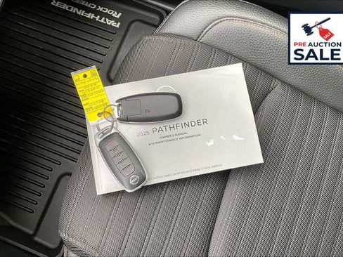 Used 2025 Nissan Pathfinder Rock Creek AWD/4WD image 11