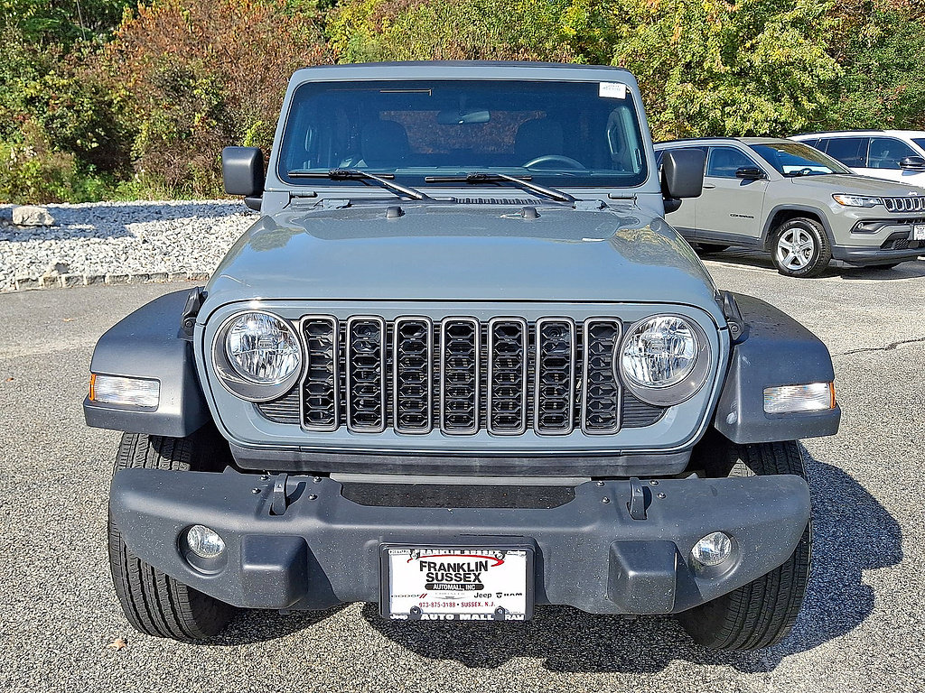Used 2025 Jeep Wrangler Sport AWD/4WD image 27