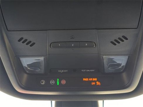 Used 2024 Buick Enclave Premium image 25