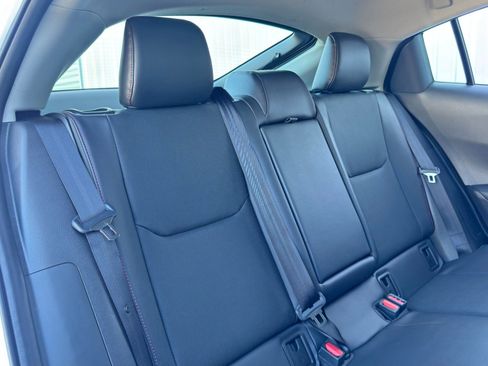 Used 2025 Toyota Prius Plug-In Hybrid XSE image 36