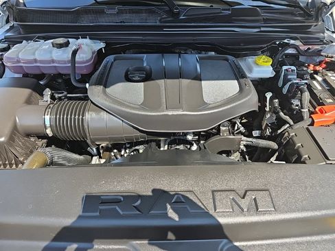 Used 2025 RAM 1500 Laramie AWD/4WD image 49
