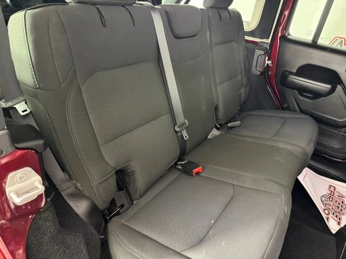 Used 2022 Jeep Wrangler Unlimited Sport AWD/4WD image 37