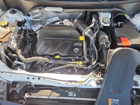 Used 2025 Chevrolet Trax RS w/ Driver Confidence Package FWD image 27