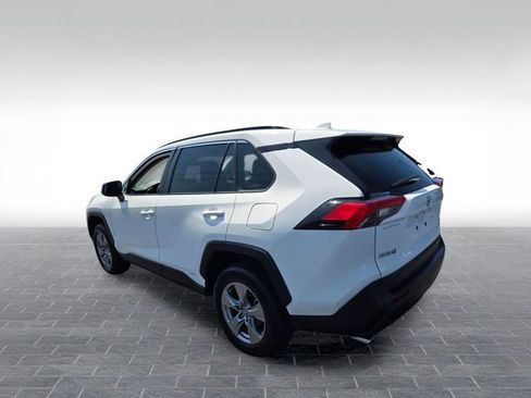 Used 2025 Toyota RAV4 XLE AWD/4WD image 5